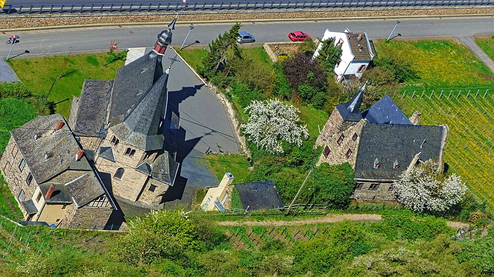 Claurenburg und Kirche St.Georg