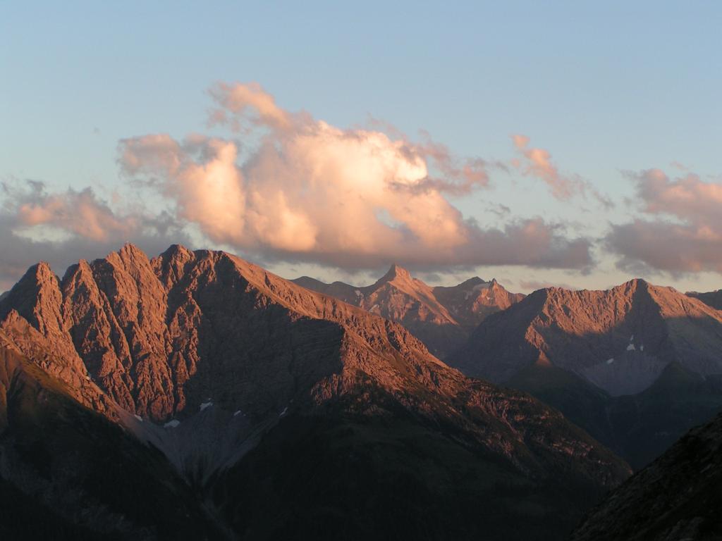Kreuzkarspitze und Lechtaler Alpen