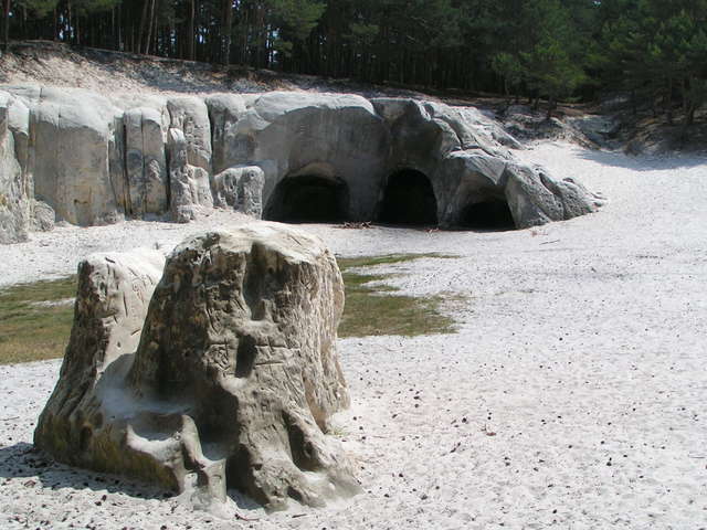 Sandhöhlen mit Thron